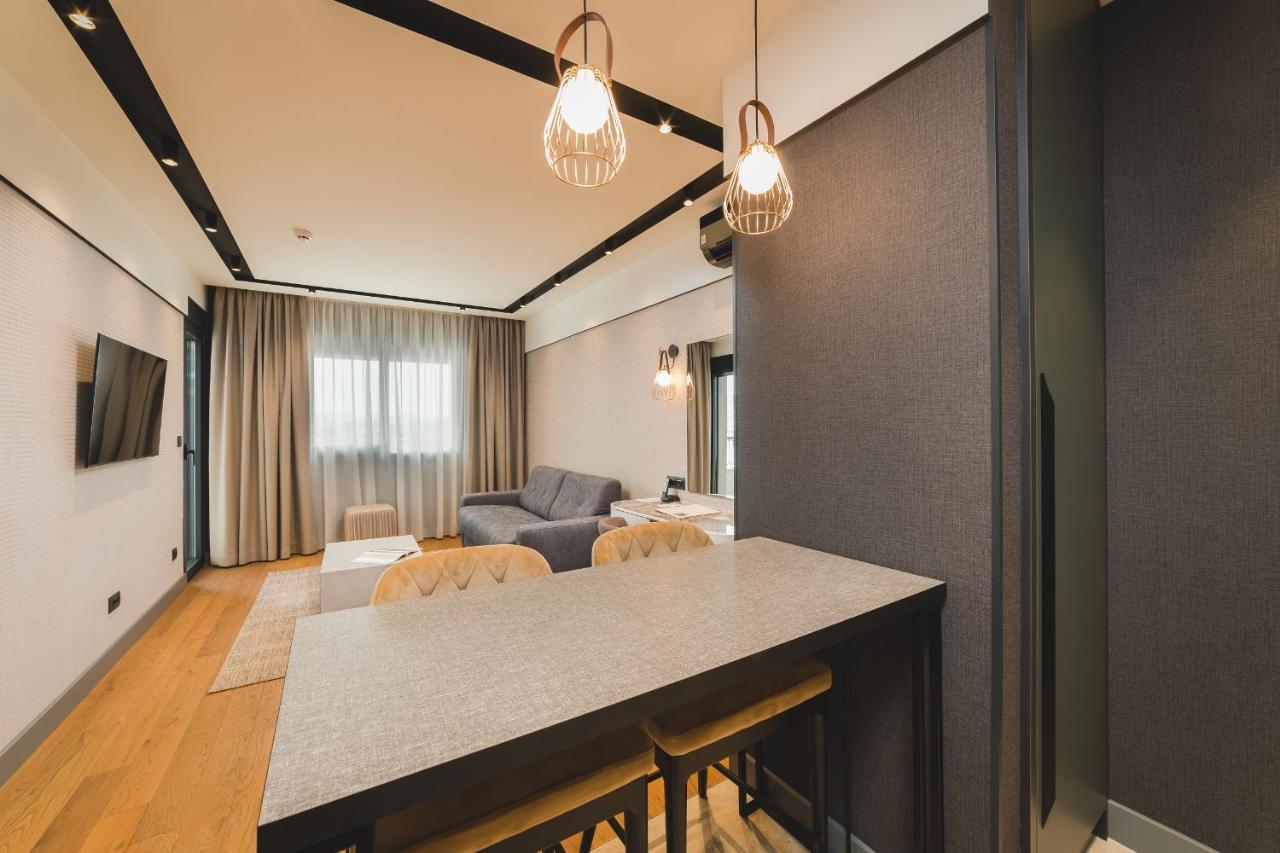 Signum Hotel Podgorica Esterno foto