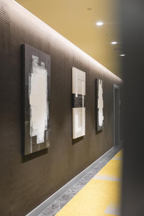 Signum Hotel Podgorica Esterno foto