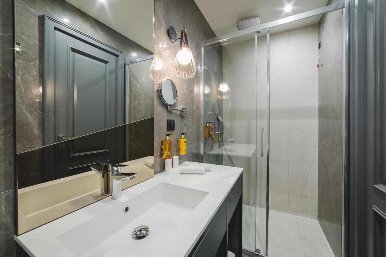 Signum Hotel Podgorica Esterno foto