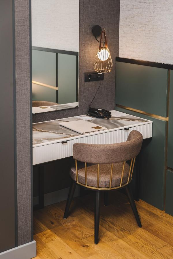 Signum Hotel Podgorica Esterno foto
